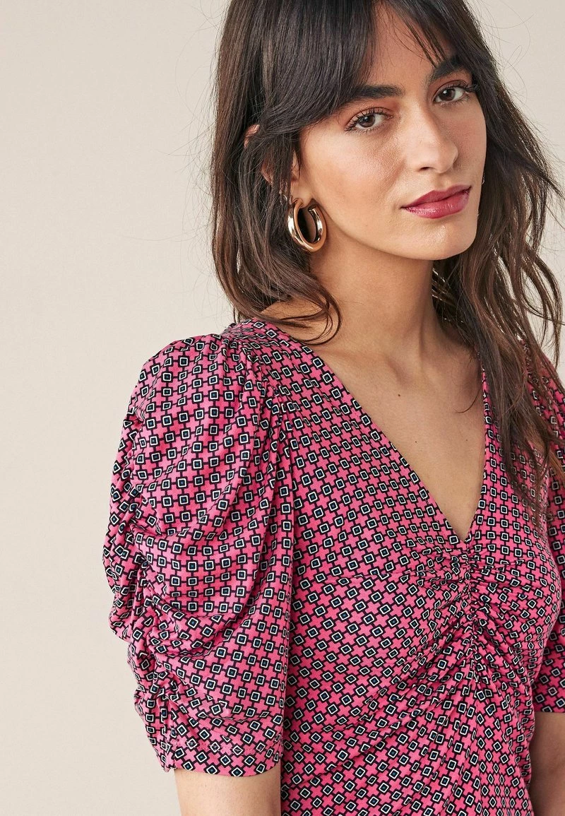 Next SHORT SLEEVE TEA - Freizeitkleid - Pink Geometric Print | Damen – Bild 3