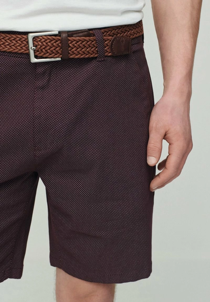 Next Herren BELTED WITH STRETCH - Shorts - Burgundy Red Ditsy Print – Bild 4