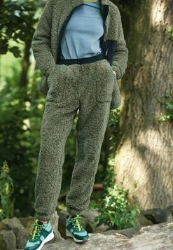 Next COSY BORG - Jogginghose - Khaki Green Black | Damen