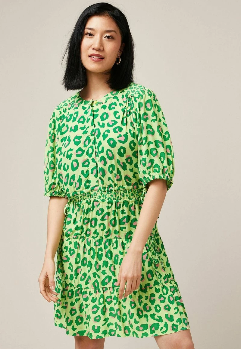 Next Damen TIERED - Freizeitkleid - Green Animal