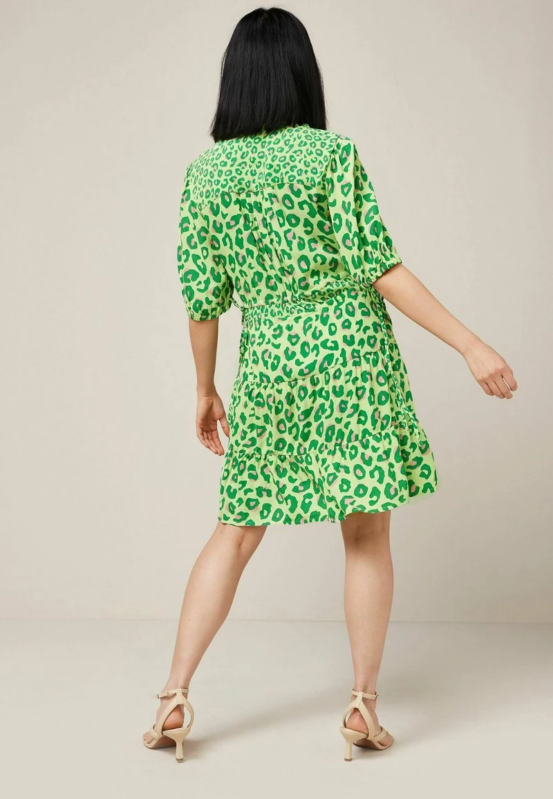 Next Damen TIERED - Freizeitkleid - Green Animal – Bild 2