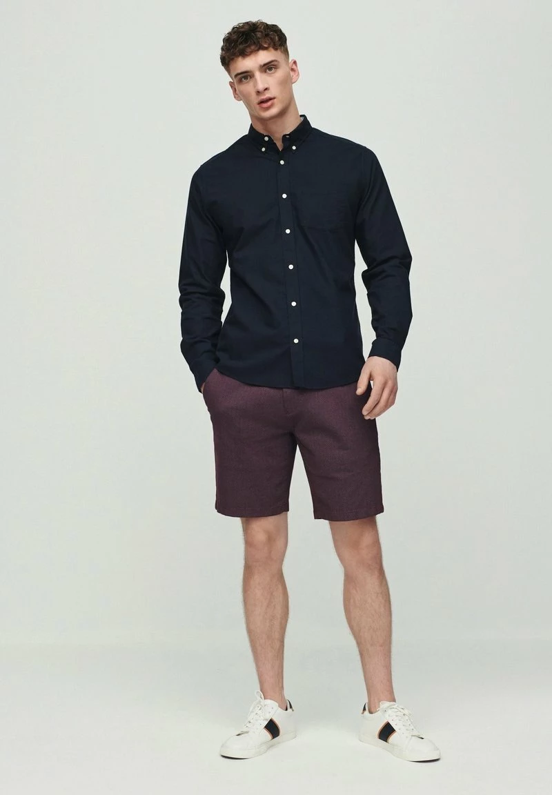 Next Herren BELTED WITH STRETCH - Shorts - Burgundy Red Ditsy Print – Bild 2